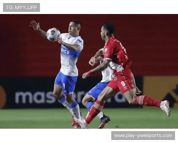 朗斯主场1-0险胜欧塞尔,重夺积分榜头名位置